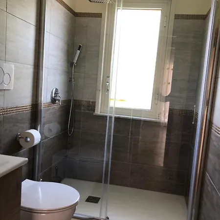Cuc Apartament *
